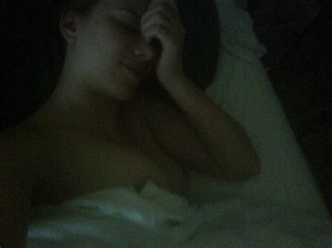 whoa scarlett johansson nude pics leaked [unseen ]