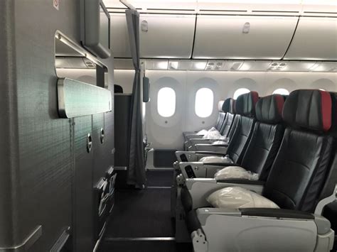 Review American Airlines Boeing 787 Main Cabin Extra Travelupdate