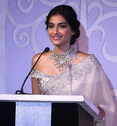 High Quality Bollywood Celebrity Pictures Sonam Kapoor