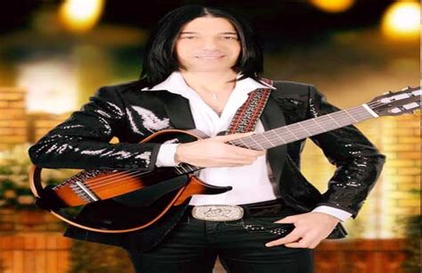 عازف جيتار مصري يفوز في مسابقة دولية لموسيقى السينما والتليفزيون