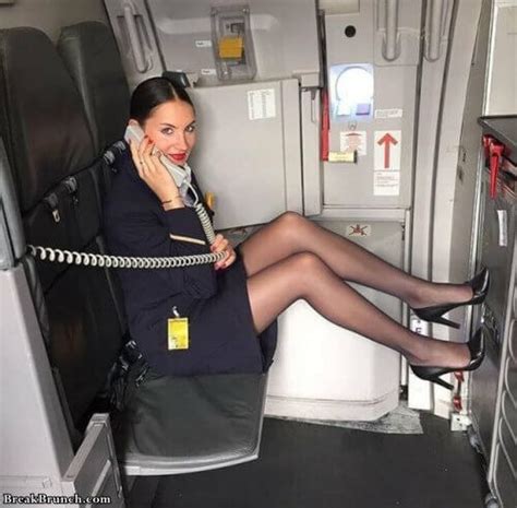 15 cute flight attendants breakbrunch