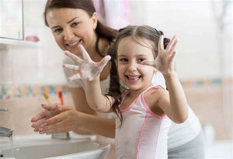 fun ways   children  wash  hands