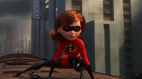 Elastigirl Is Back And This Time She S In The Spotlight Upcoming Pixar