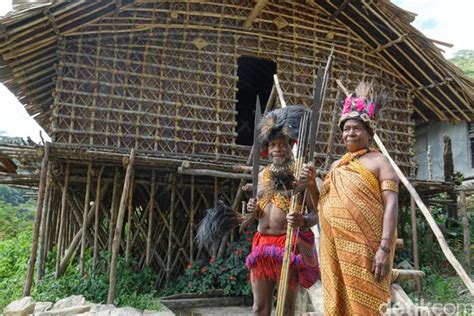 Foto Saudara Kita Yang Hidup Di Pedalaman Papua Barat