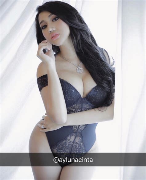 ayluna duo manjah sexy body pics model sexy indonesia