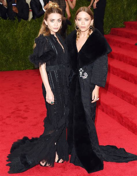 mary kate and ashley olsen post first ever public selfie