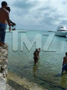 justin bieber swimming with sharks photo 16