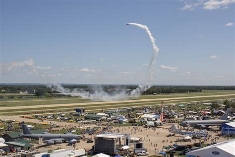 dual airventure air show performances promote social distancing eaa