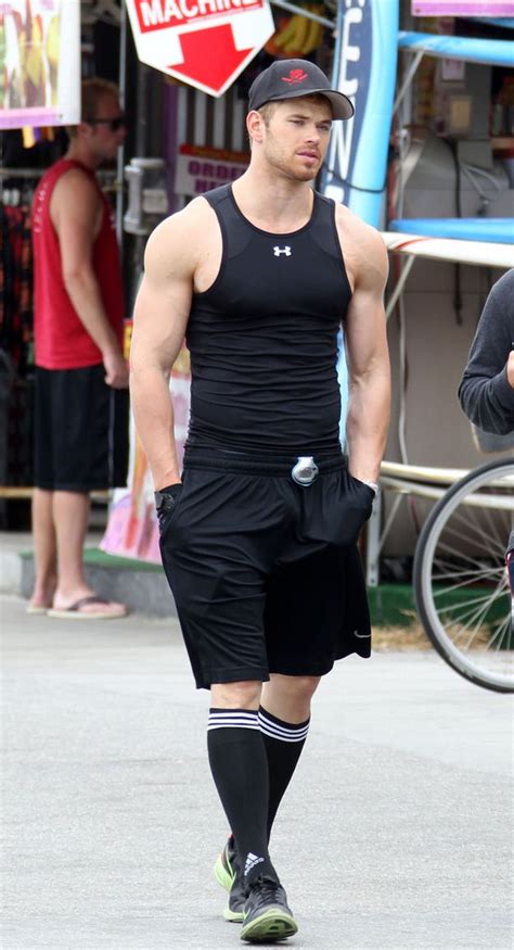 the kellan lutz bulge picture is fake but don t you worry the real version is still pretty