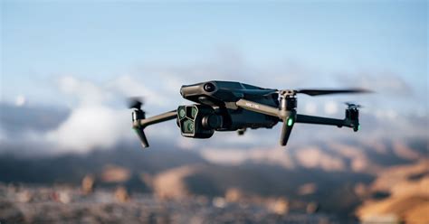 dji mavic  pro   flagship drone    triple camera system