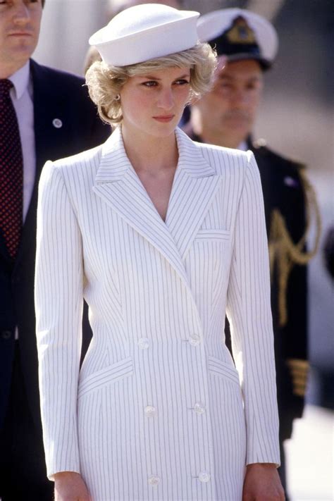 A Timeline Of Princess Diana S Best Looks Princess Diana Fashion