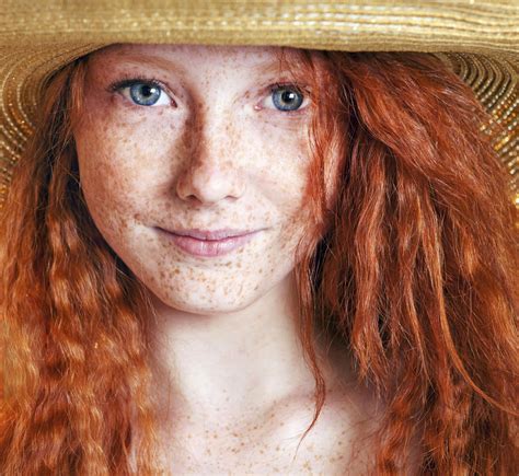 fake freckles redheads freckles freckles girl women with freckles