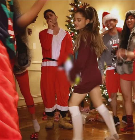 Instantfap So Began Ariana Grande’s Christmas Gangbang