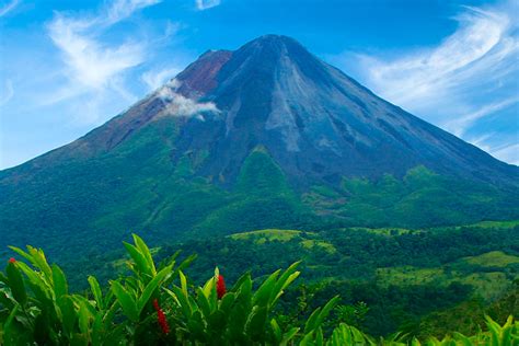 arenal volcano hike  tours