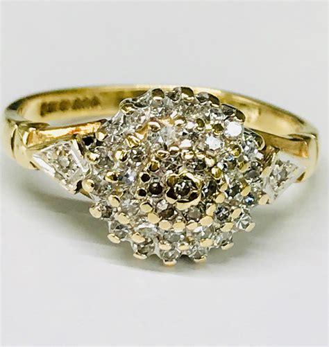 stunning sparkling vintage ct yellow gold diamond cluster ring