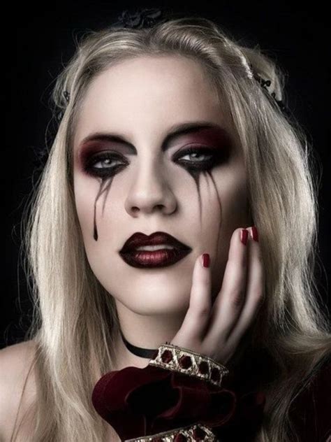 15 Amazing Vampire Makeup Ideas For Halloween Party