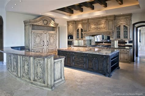 attention  detail   key   luxurious european style kitchen  custom cabinetry