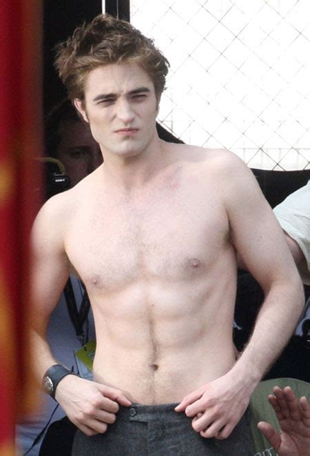 More Shirtless Photo’s Of Robert Pattinson Filming ‘new Moon’ In Italy