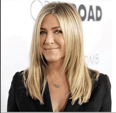 Jennifer Aniston S Best Hairstyles Over The Years