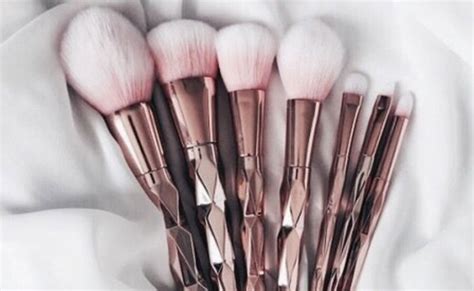 15 cute makeup brushes you will want in your bag society19