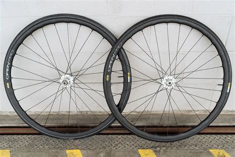 mavic rolls  xa elite tubeless wheels redesigned open pro rim