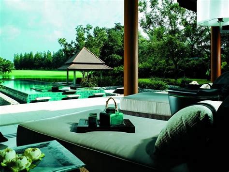 luxurious banyan tree  bedroom villa neighborhood laguna pt