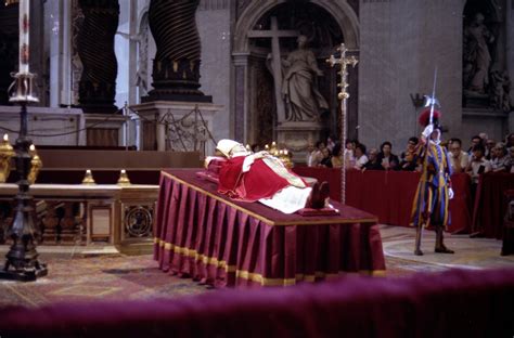 pope paul vis body  shown   vatican august  gallery