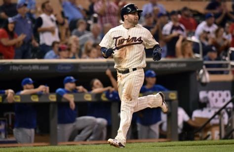 minnesota twins nearing decision day  brian dozier