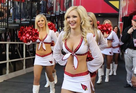 pin von john roe auf cardinals cheerleader andrea