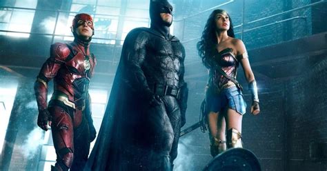 Justice League Batman Wonder Woman E The Flash Nella Nuova Immagine