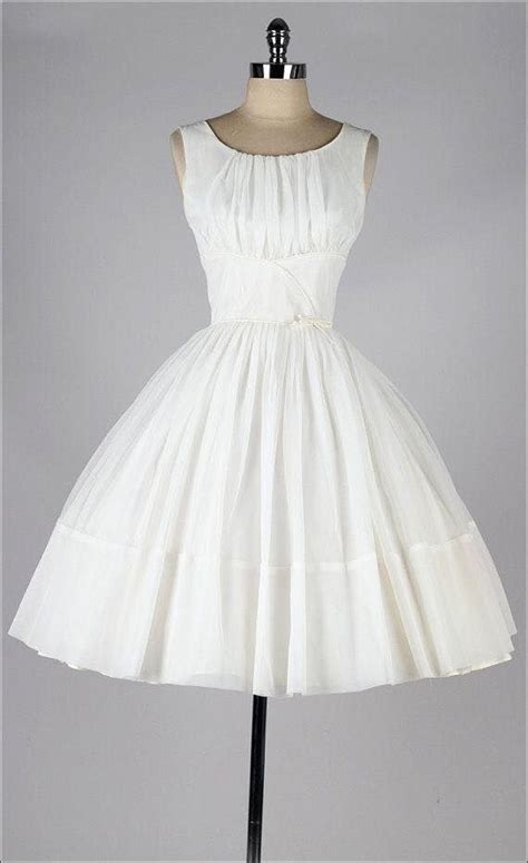 necesito una buena costurera vestidos vestidos de 1950 vestido