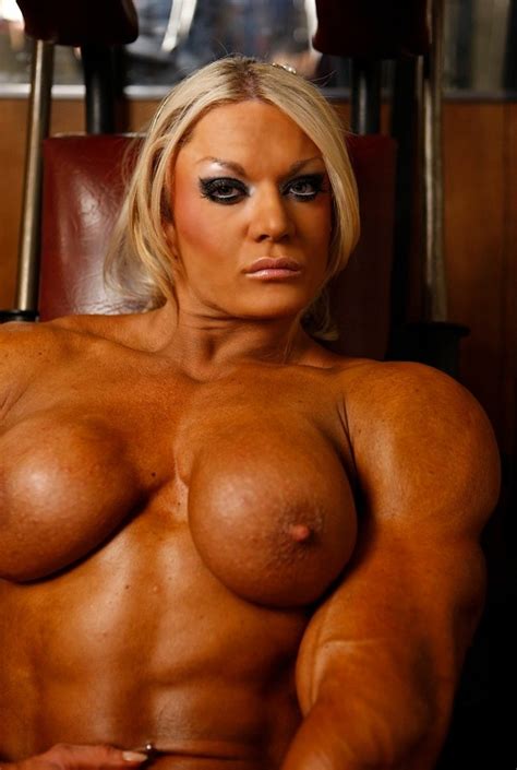 Massive Ripped Muscular Blonde Amazon Nude Gym Workout