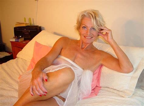 004 in gallery justine classy mature picture 4 uploaded by guerteltier on