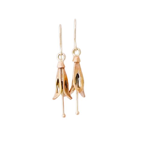 harakeke flower gold earrings nz jewellery redmanuka redmanuka