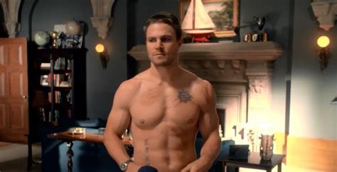 Stephen Amell Strips Naked On Instagram And We Get To