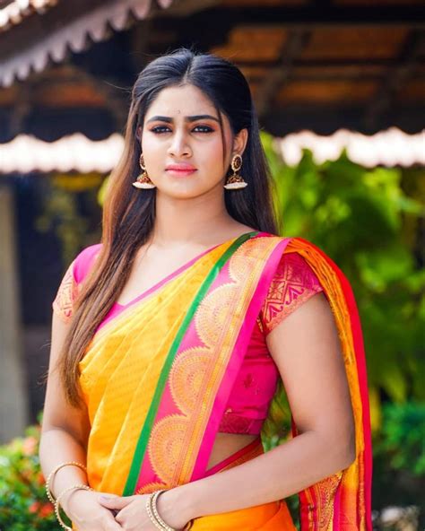 shivani narayanan hot   saree hot actress
