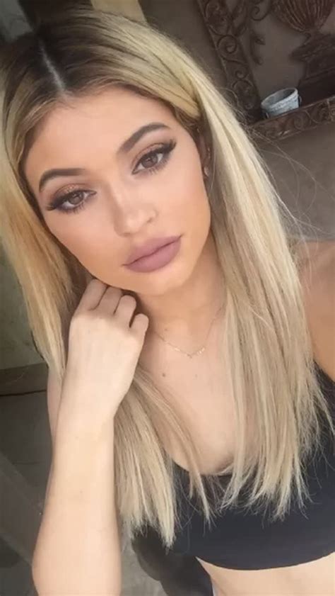 Pin By Monica On Make Up Kylie Jenner Blonde Kylie Jenner Look