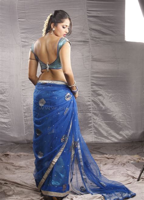 I See You Vaanam Anushka Hot In Saree Stills Anushka