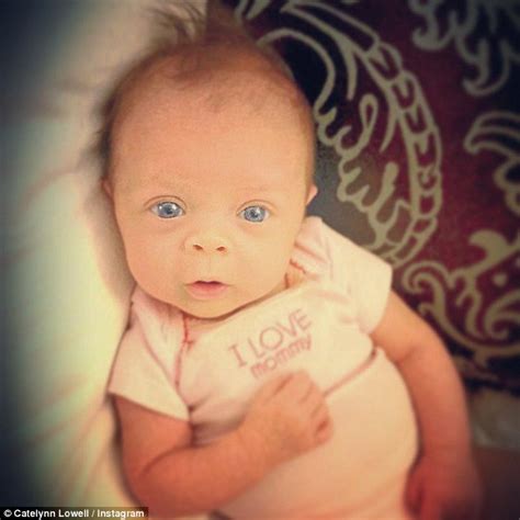 teen mom s catelynn lowell debuts first photos of daughter novalee on instagram daily mail online