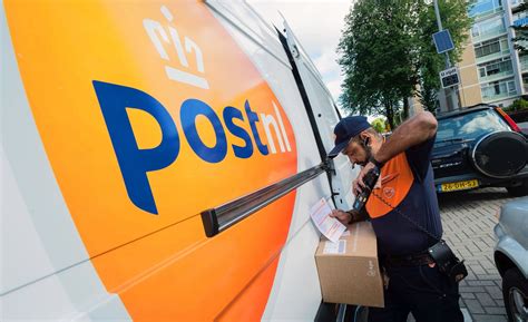 nieuwe bezuinigingen postnl door krimp postmarkt nrc