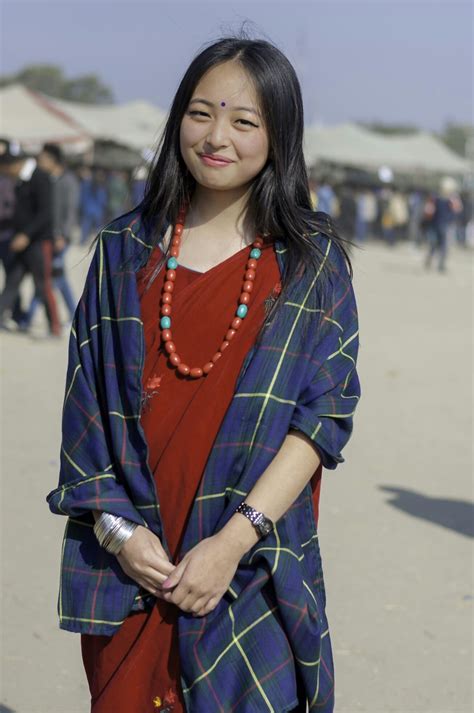 nepali girls in traditional dress