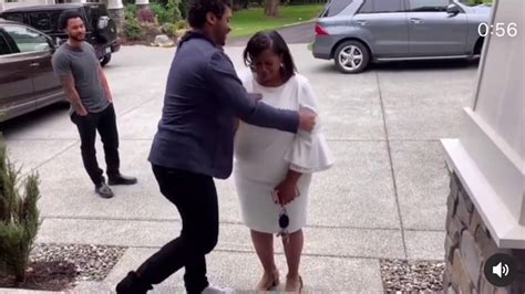 russell wilson surprises his mom with a new house on mother s day youtube