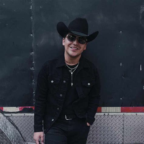 christian nodal anuncia mas conciertos de su ahora  la ley