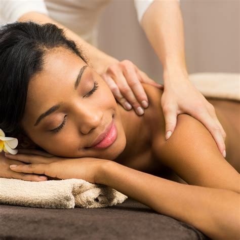 Full Body Massage Glamorous Beauty Salon