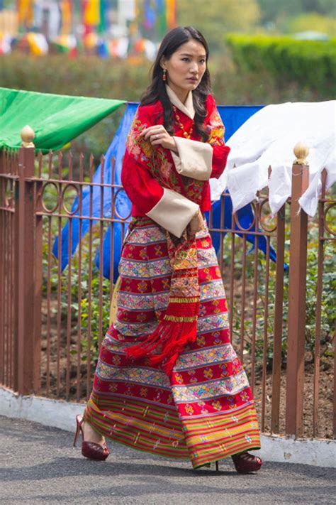 Un Rayo De Esperanza En Bután ‘la Kate Middleton Asiática’ Da A Luz A