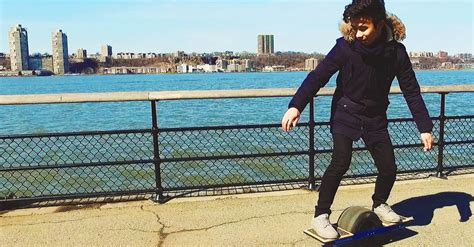 1 500 onewheel skateboard is the new hipster way to ride to work