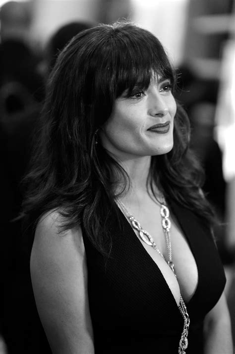 salma hayek cleavage 17 photos thefappening