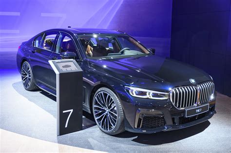 bmw  series finally overtook  biggest rival