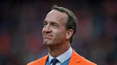Peyton Manning Stops By Snl To Profess Love For ‘emily In Paris