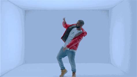 The 5 Most Iconic Looks From Drake S Hotline Bling